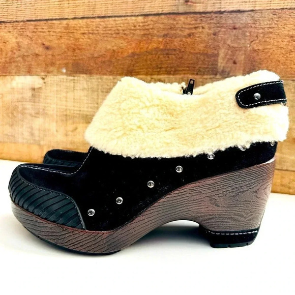 Jambu Holland Black Leather Sherpa Fur Trim Booties - Picture 1 of 6